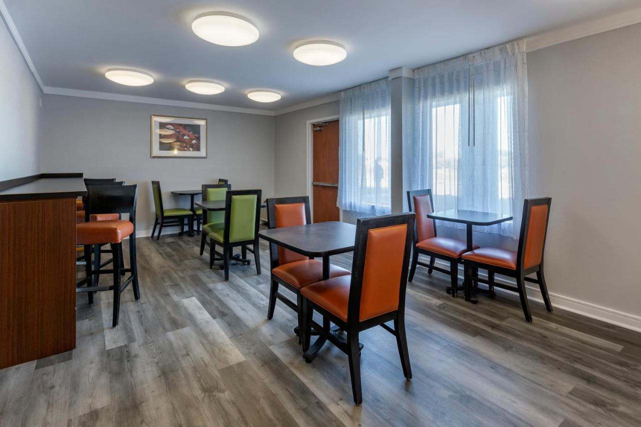 Quality Inn Fayetteville Near Fort Bragg Dış mekan fotoğraf