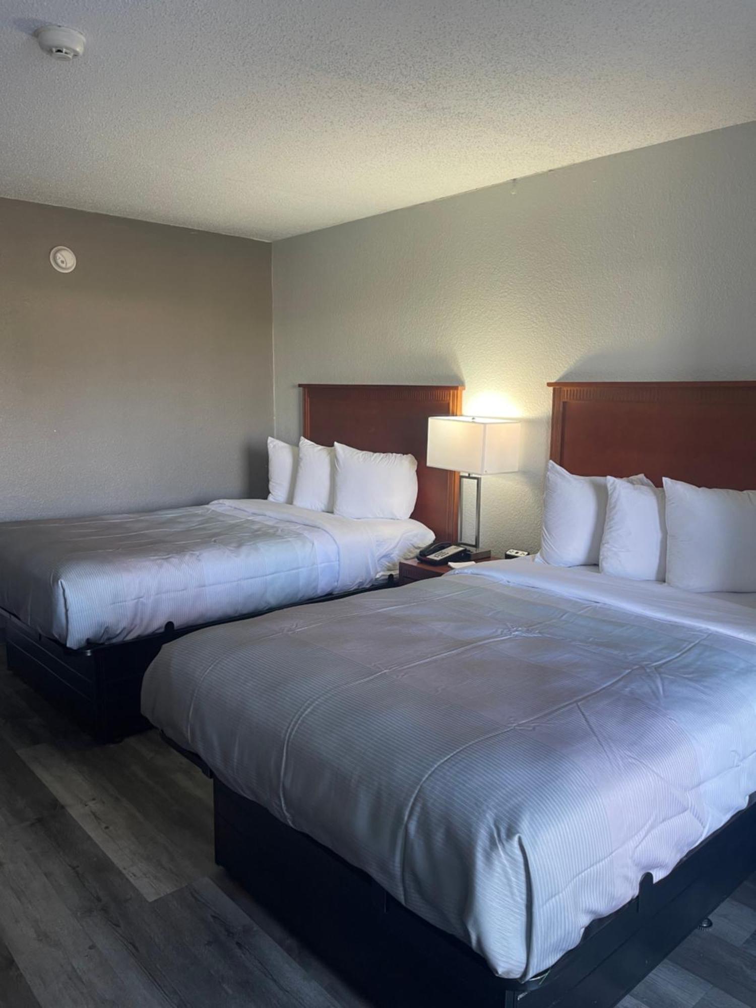 Quality Inn Fayetteville Near Fort Bragg Dış mekan fotoğraf