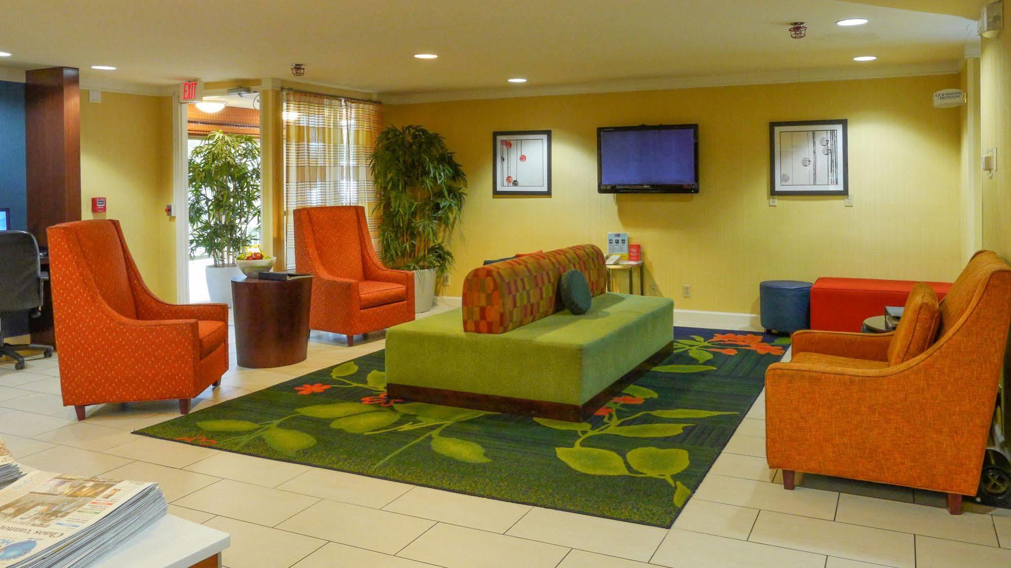Quality Inn Fayetteville Near Fort Bragg Dış mekan fotoğraf